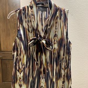 Classiques entire sleeveless blouse with tie